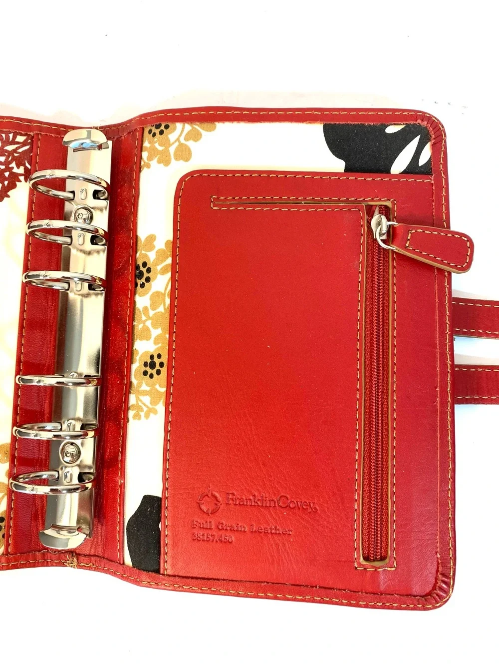 FRANKLIN COVEY Red Leather Compact 6 Ring Binder Magnet Flap Closure